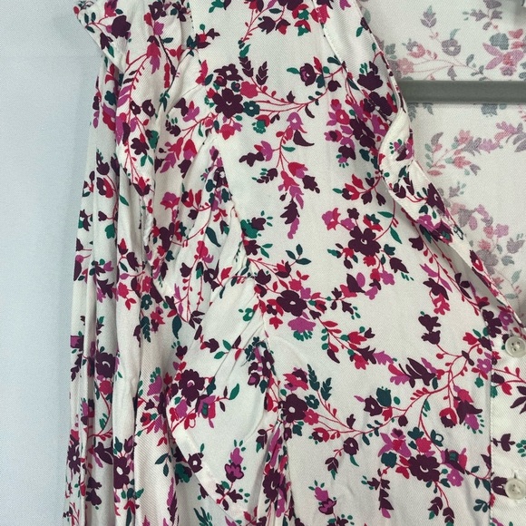 J Crew floral long sleeve blouse with shoulder ruffles. Very pretty! - Picture 2 of 4